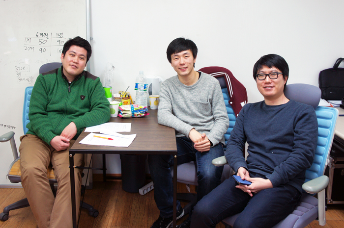 '매크로 스튜디오(Macro Studio)'의 멤버들. 왼쪽부터 김효수 팀장, 고효진 중국마케팅, 장현진 대표