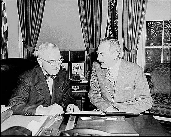 트루먼대통령(왼쪽)과 딘 애치슨 국무장관(트루먼라이브러리)