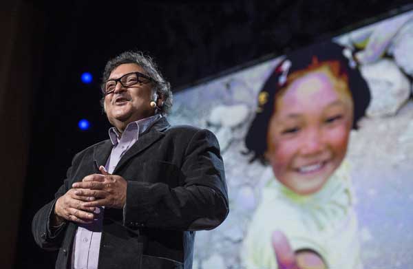 TEDPrize2013을 수상한 수가타 박사, 출처 : vividtimes