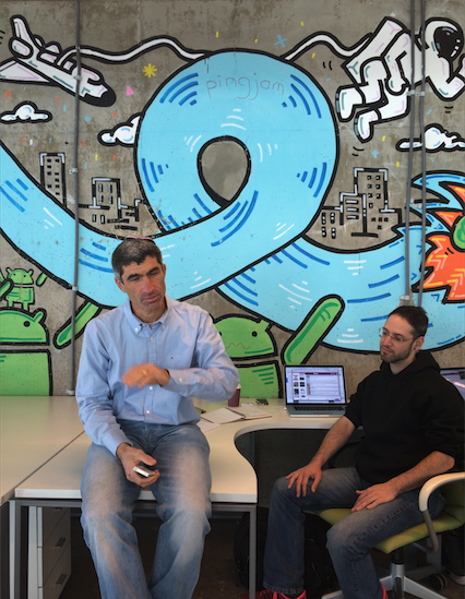 구글이 스타트업에게 개방한 공간인 ‘캠퍼스 텔아비브’에서 만난 Zula의 CEO 데이빗.(왼쪽) 벌써 몇번의 창업을 경험한 이스라엘에서 잘 알려진 연쇄창업자라고.